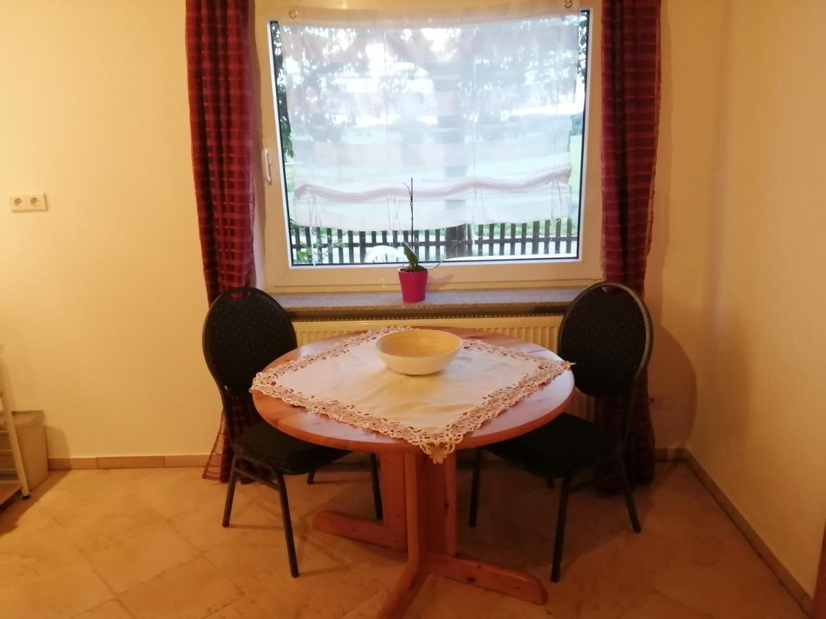Ferienhaus Heinrichs Daire Lage  Dış mekan fotoğraf